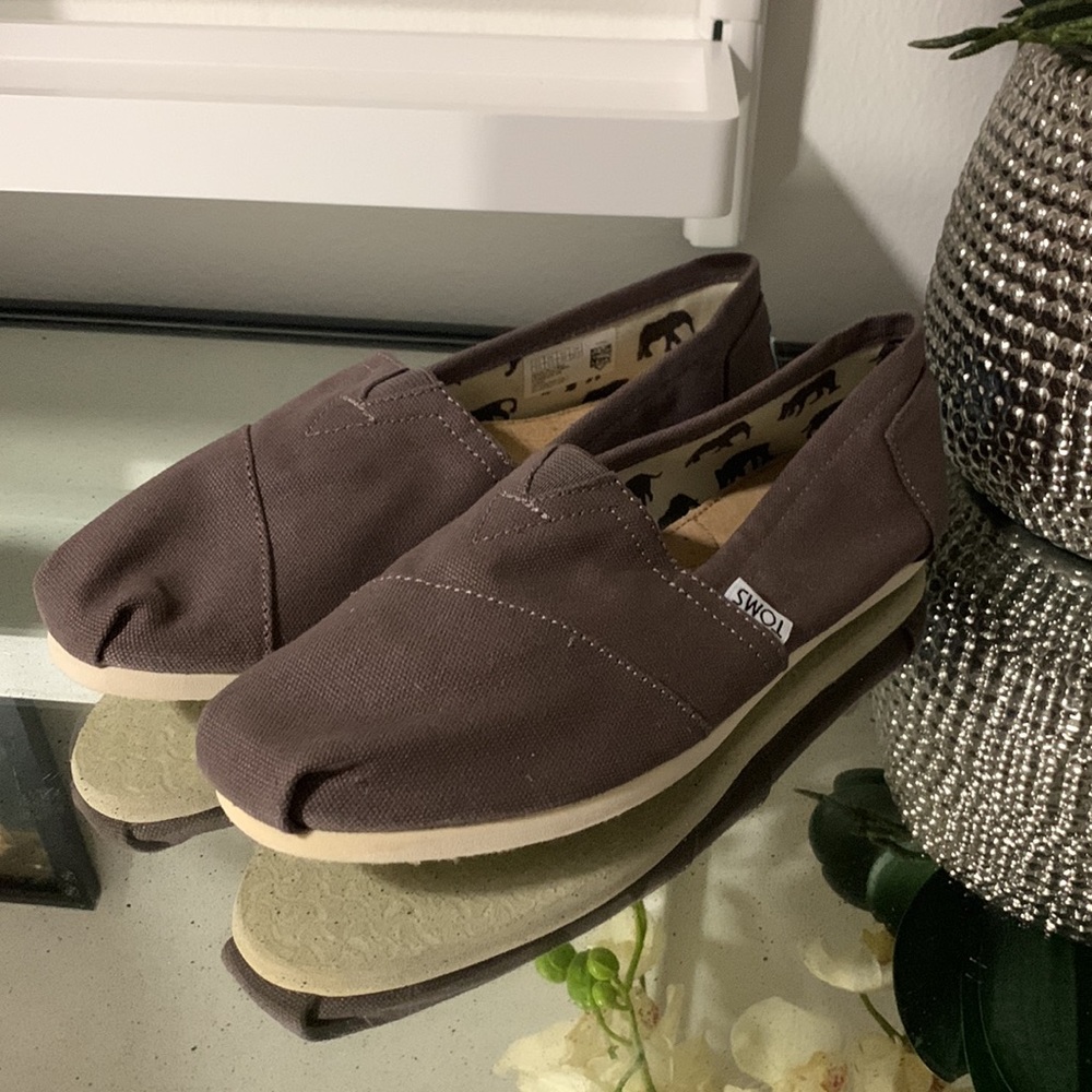 Toms brown flats size 8.5